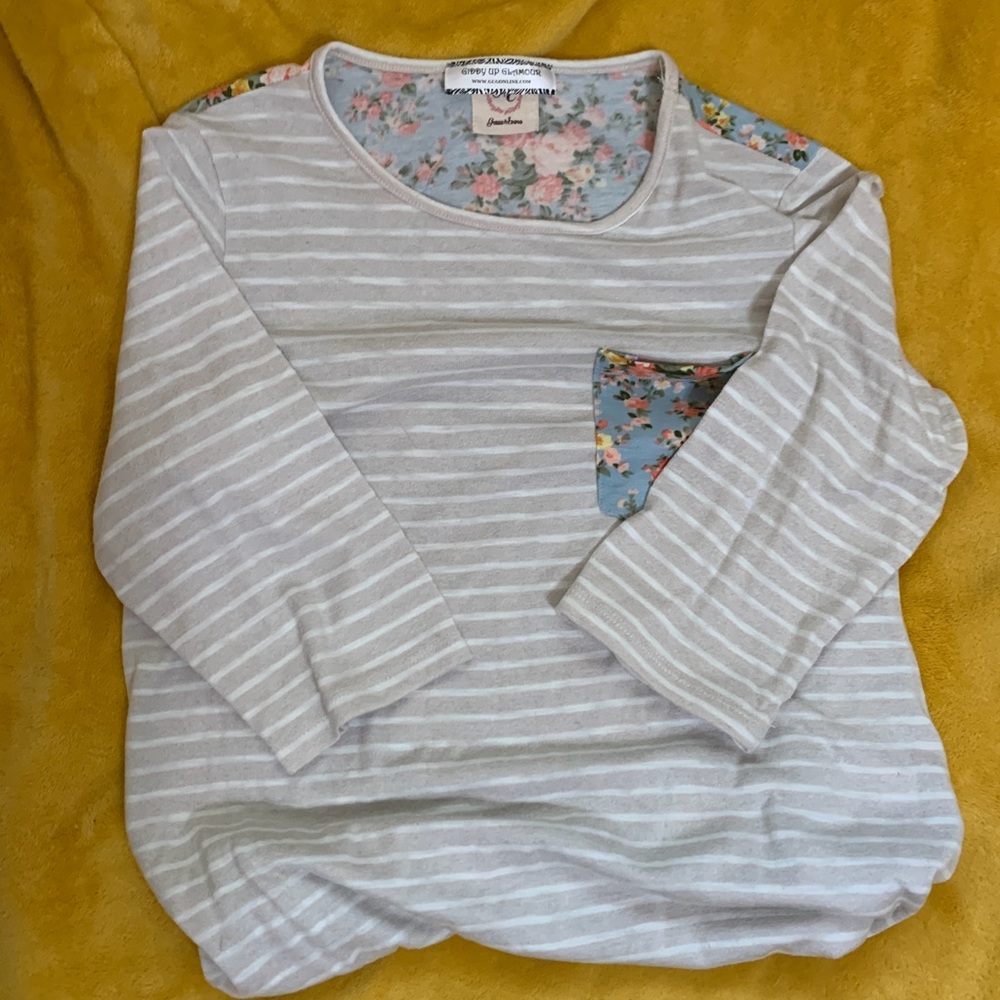 gray striped blue floral pocket tee shirt